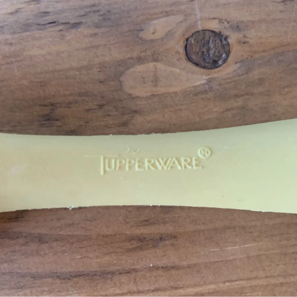 Tupperware Vintage Harvest Gold Salad Forks Tongs